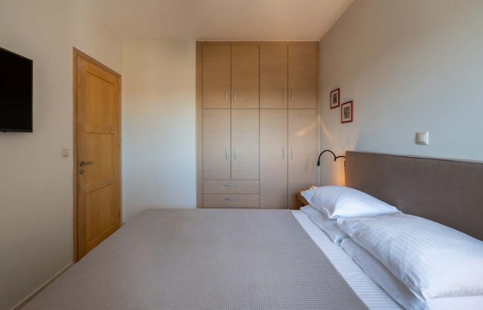 room(42)-5-f